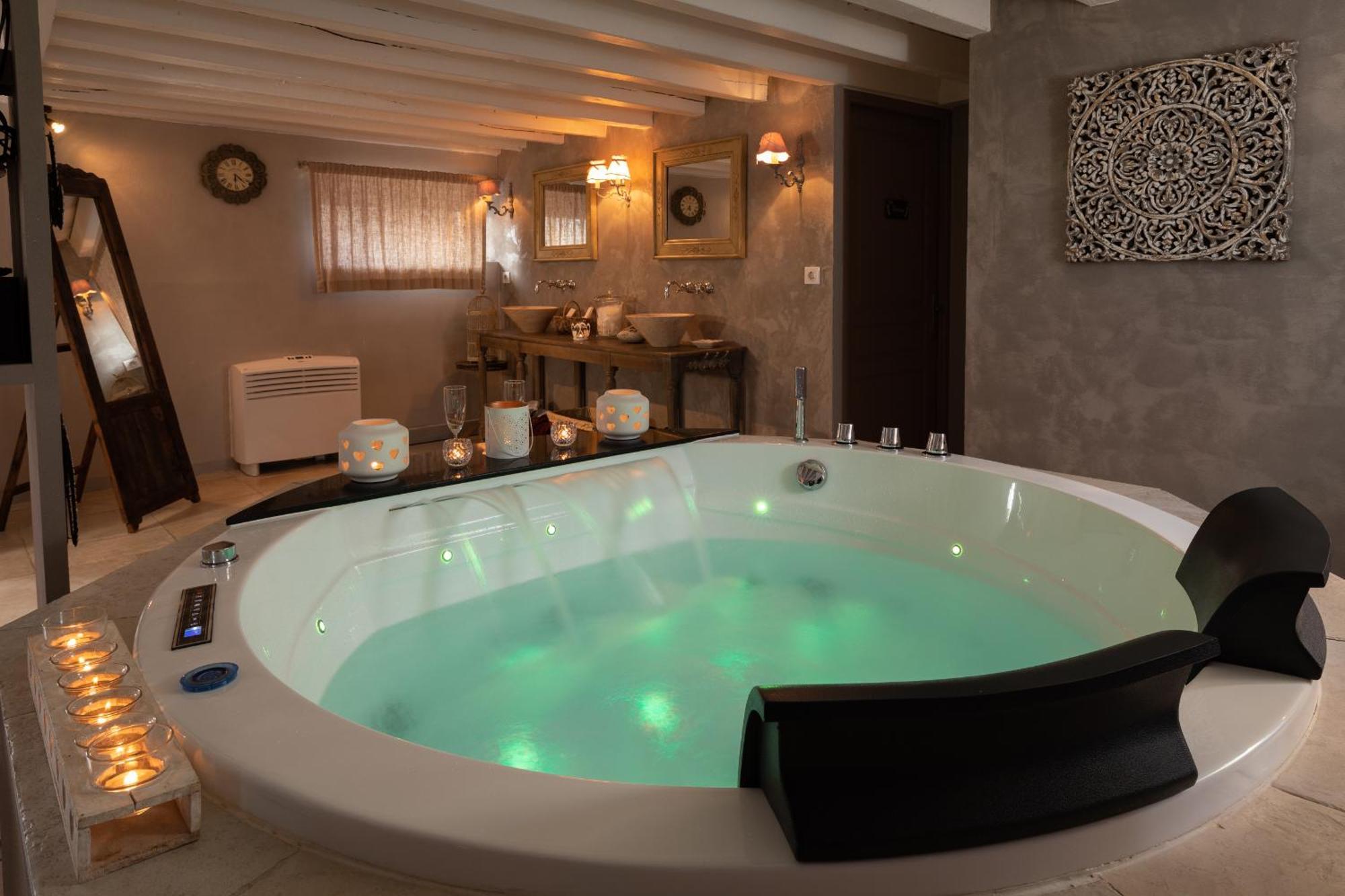 Отель Charme Au Fil De L'Eau Vendieres Экстерьер фото